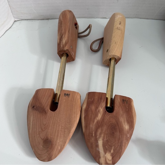 Shoe stretcher - Men’s Medium - Picture 2 of 4